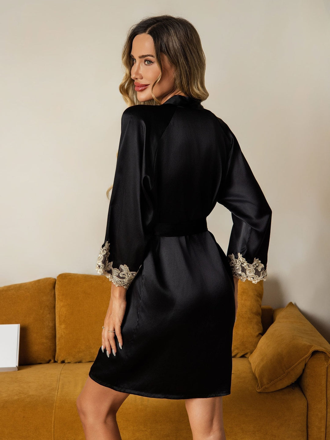 Della | Delicate Kimono Robe
