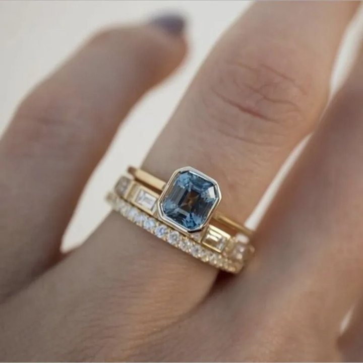 Elise | Vintage Gold Blue Ring