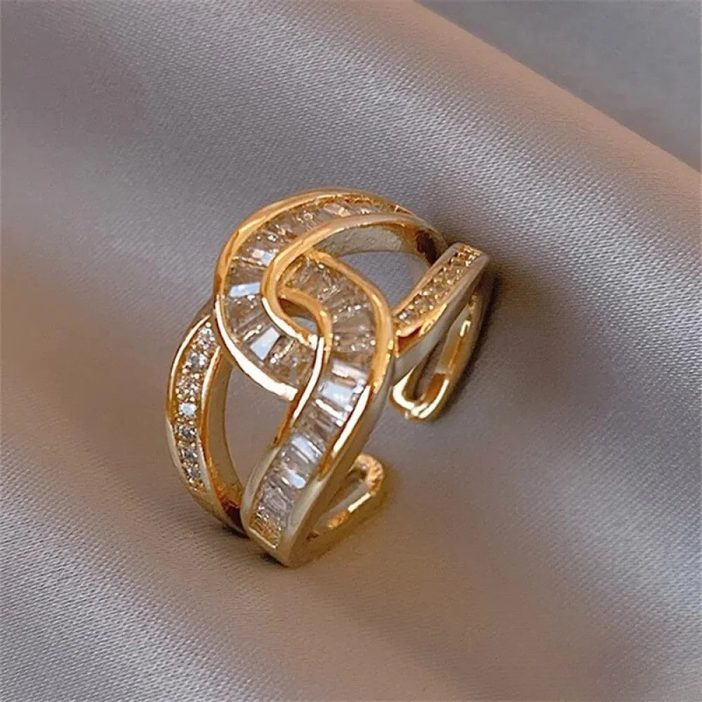 Heloise | Elegant Knot Ring