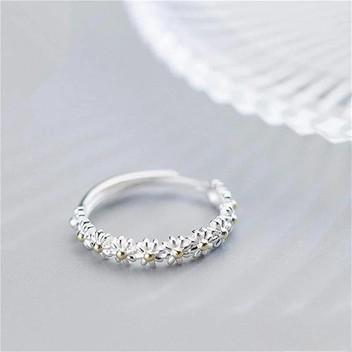 Sharon | Adjustable Silver Ring with Hand-Painted Enamel Daisy