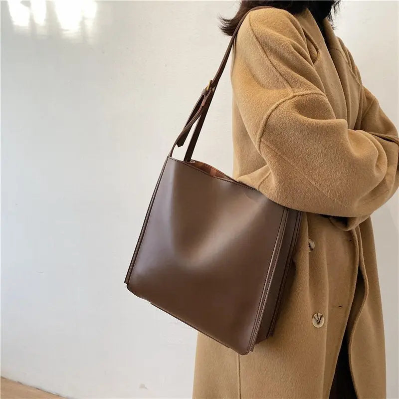Rose | Boxy Leather Crossbody Bag with Clean Lines and Slim Strap