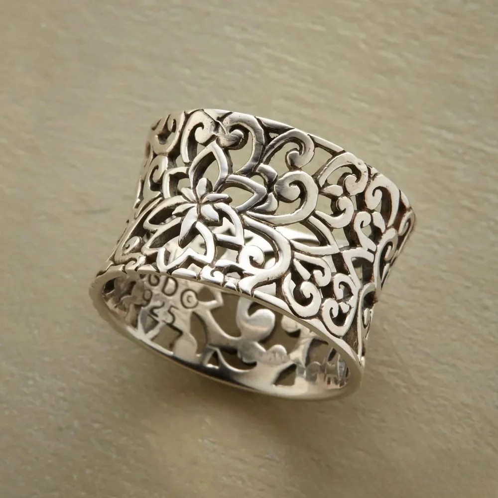 Harriet | Antique Hollow Ring