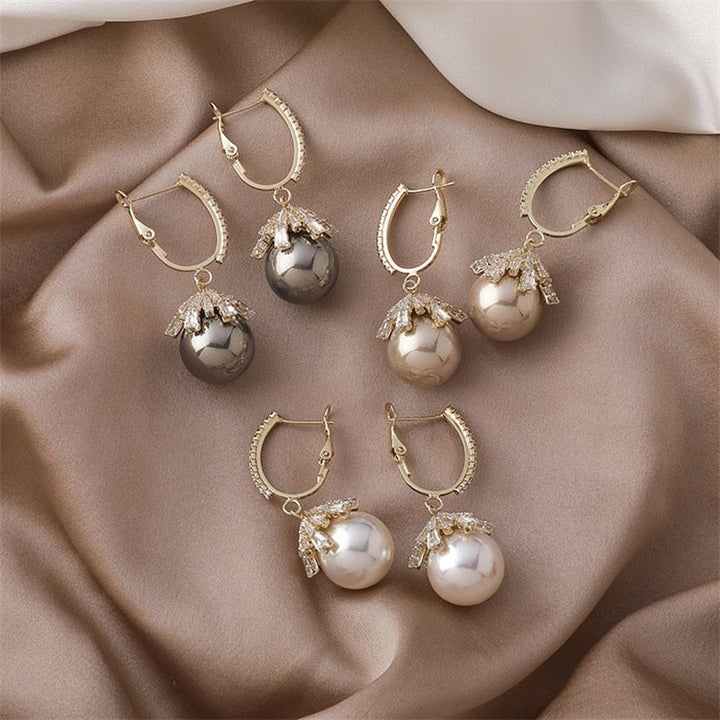 Felicia | Pearl Drop Ring