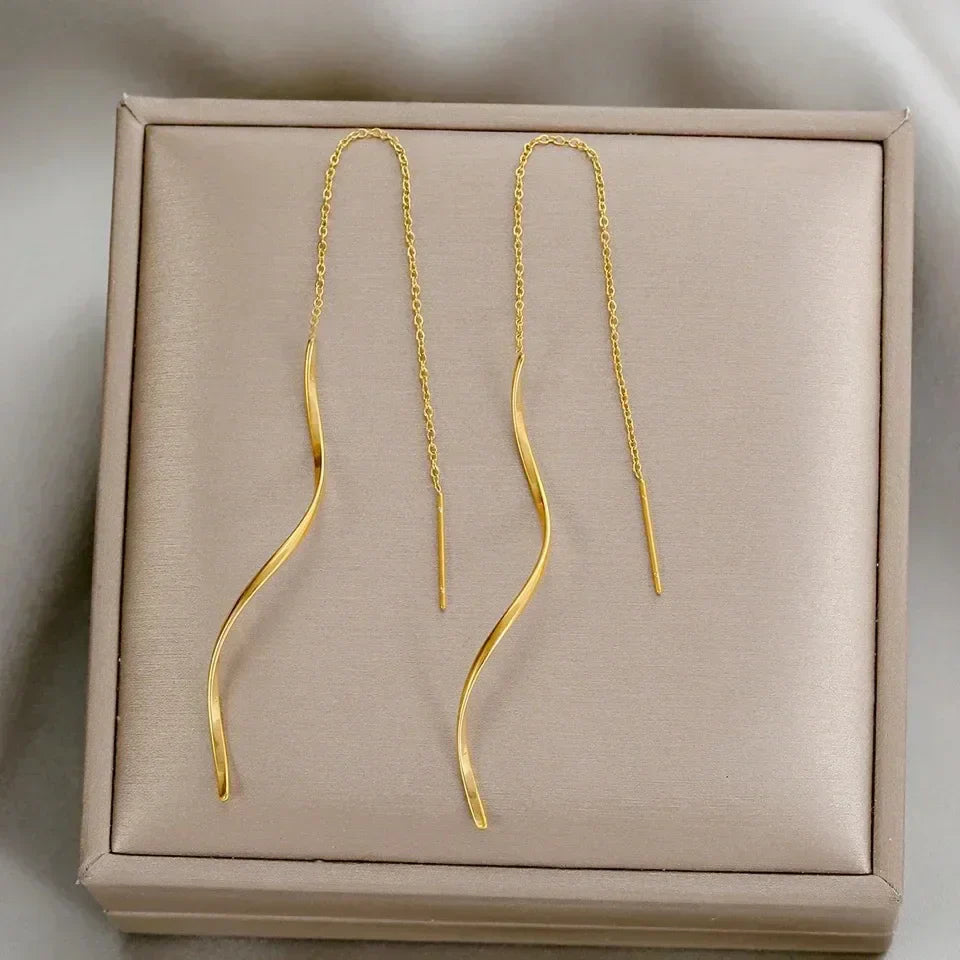 Jema | Long Earrings with Wavy Design