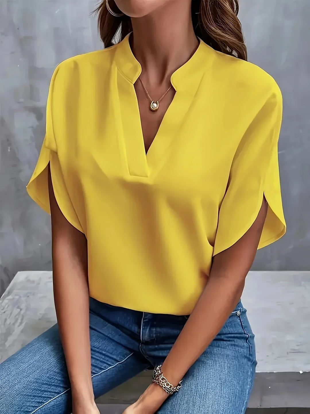 Talia™ | Sophisticated Blouse with Tailored Design