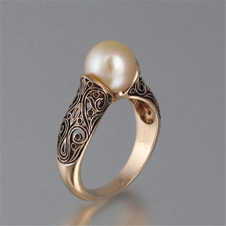 Prue | Vintage Pearl Golden Ring