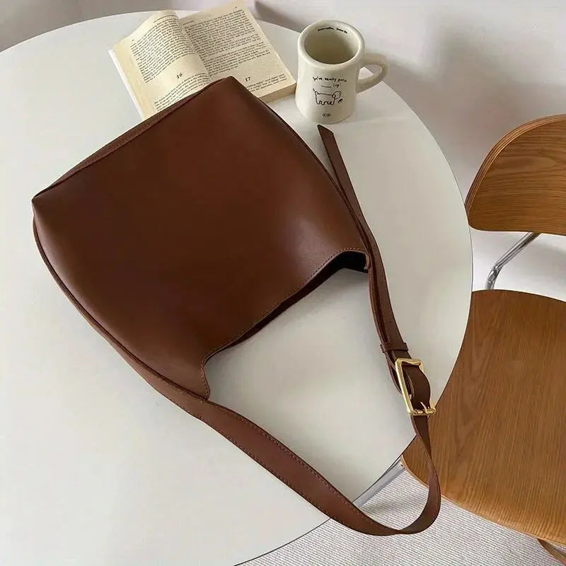 Christy | Simple Tote Bag