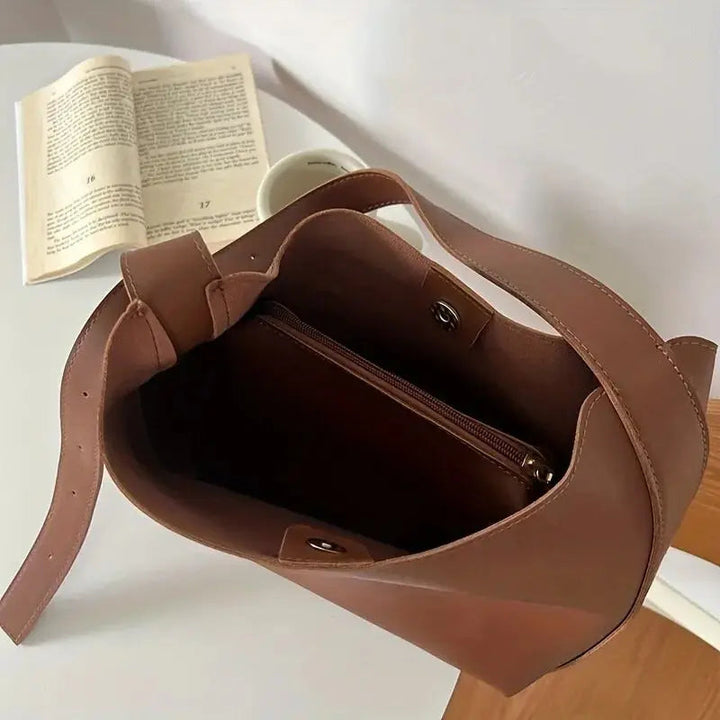 Christy | Simple Tote Bag