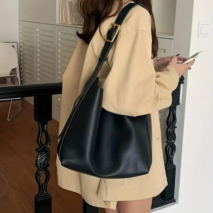 Christy | Simple Tote Bag